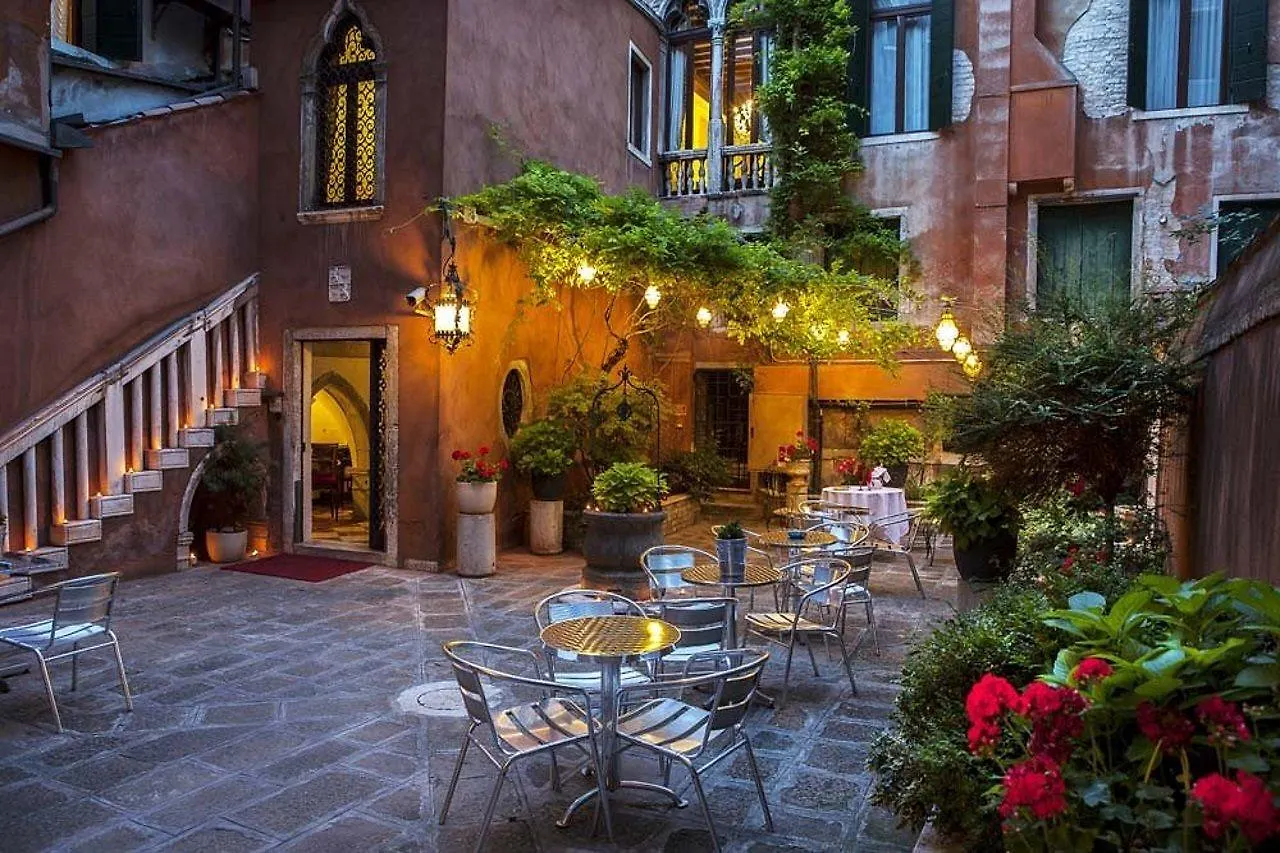 Venice Roulette Hotel 3